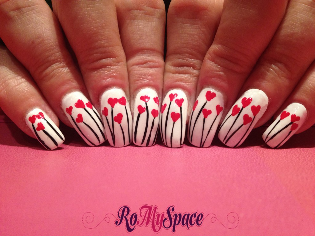 prato fiori flower flowers romyspace nailart nails unghie decorazione painting polish smalto cuore cuori heart bianco white rosso red nero black finale