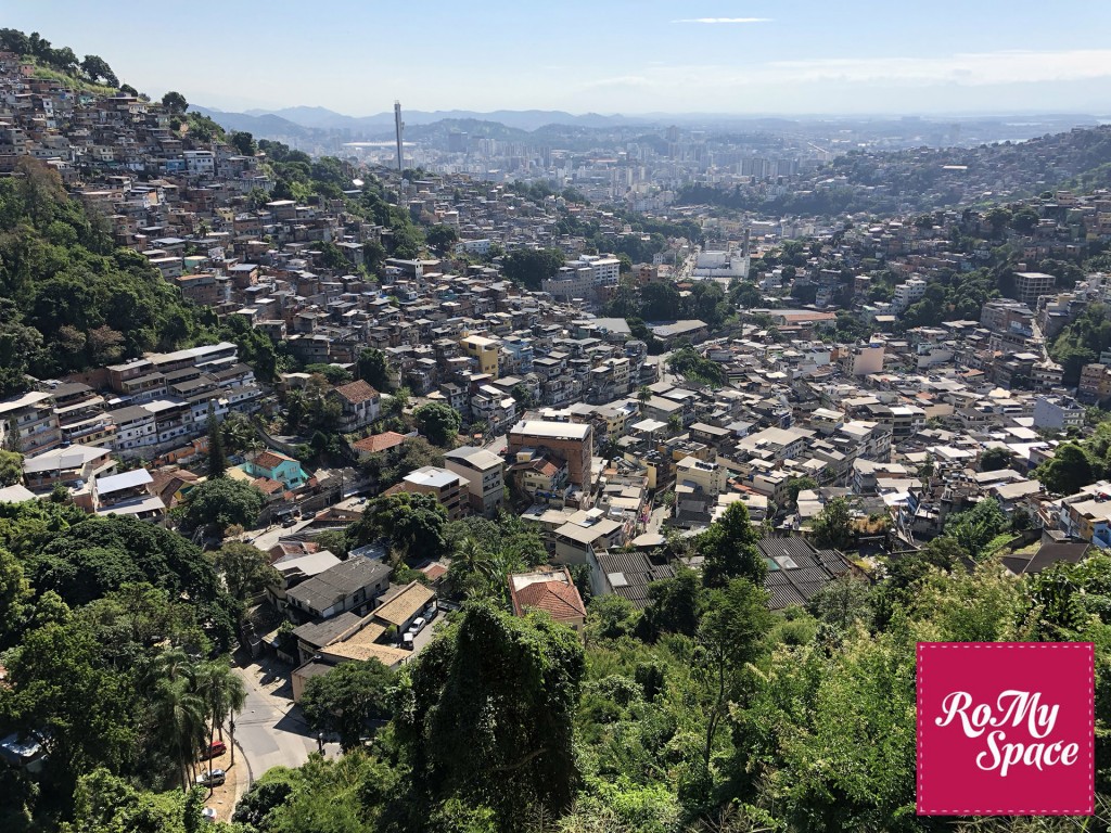 favela salendo al Corcovado