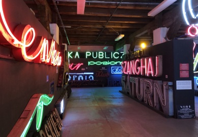 museo del neon varsavia