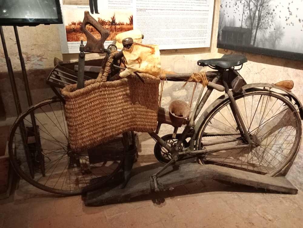 bicicletta del norcino o masalen presso il museo del culatello di zibello